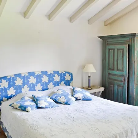 Sleeps 10 Pool Wifi Olhette